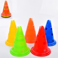 Конус тренировочный для разметки (фишки для тренировок) 30 см с отверстиями (MS 4169-1) Конус тренировочный для разметки (фишки для тренировок) 30 см с отверстиями (MS 4169-1)