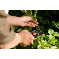 Плоскостной секатор Fiskars SingleStep 1000567 (111260)